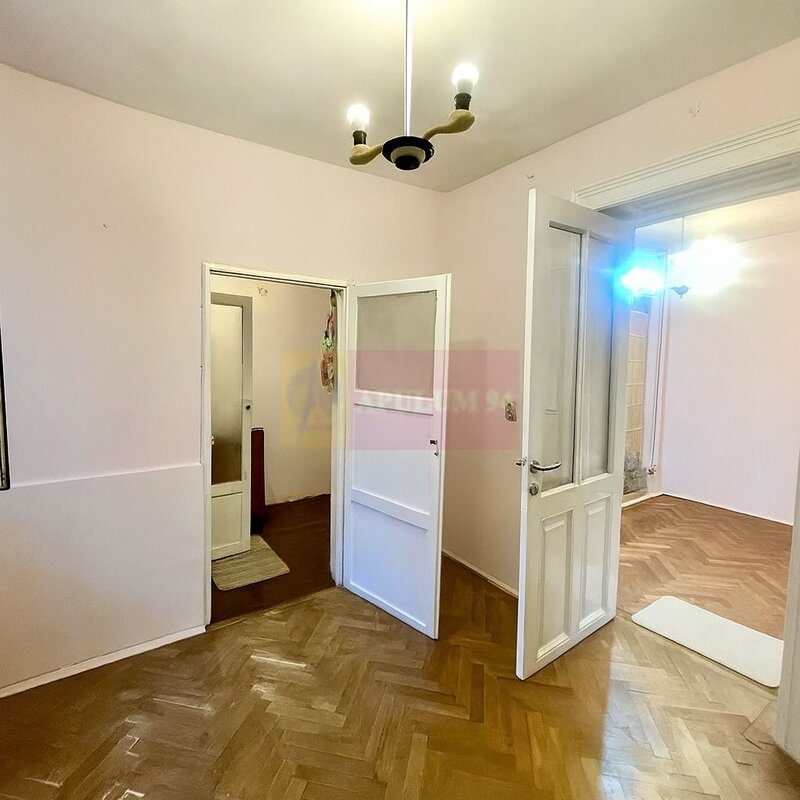 Casa in Ultracentralul Bucurestiului la pret mic (casa mica)