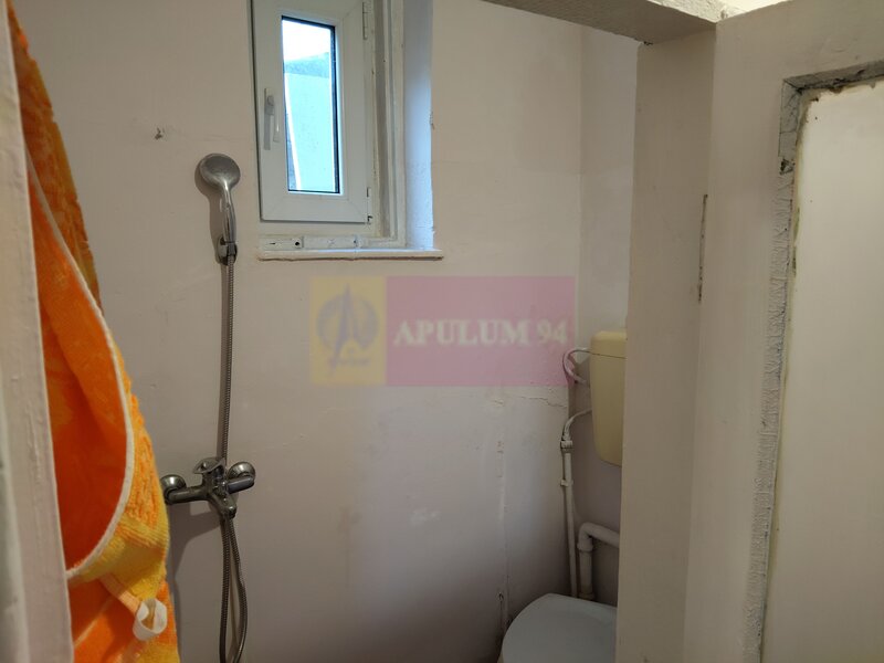 Casa in Ultracentralul Bucurestiului la pret mic (casa mica)